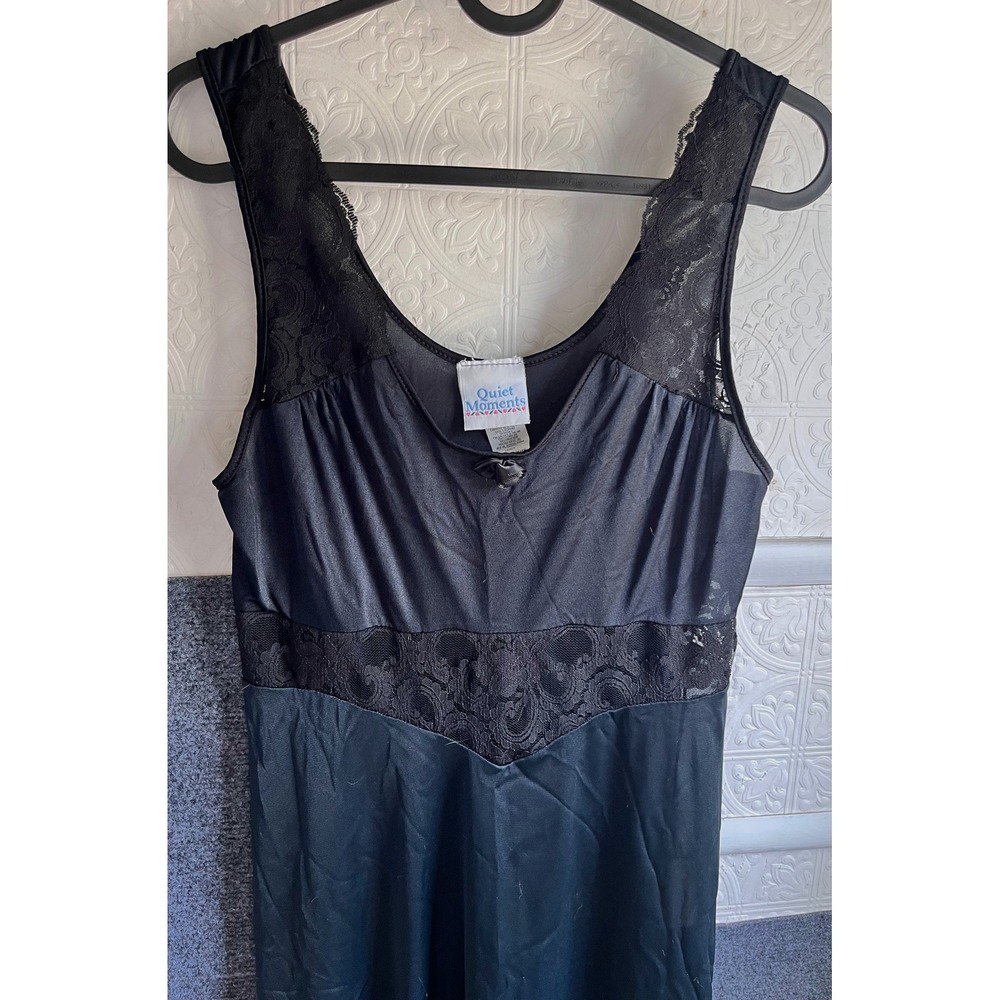 Vintage Quiet Moments long night gown in black lace trim size M‎